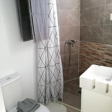 Studio At 600 M Away From The Beach With City View And Wifi 아파트 *